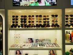 -新视达眼镜店·蔡司·依视路(名镜苑店)