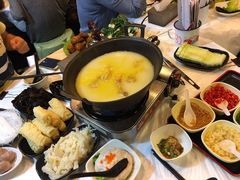 -鲜入围煮花胶鸡海鲜火锅