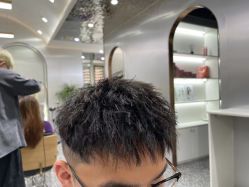 -Tloml salon