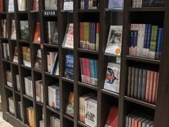 -钟书阁(群光广场店)