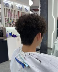 -逸丝风尚专注烫染
