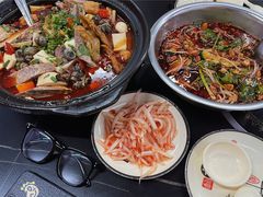 -周良天山牛杂城(天山路总店)