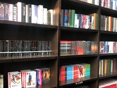 -钟书阁(松江泰晤士小镇店)