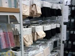 -名创优品(江南新地店)