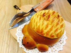乌龟奶酥菠萝包-一盒小幸运