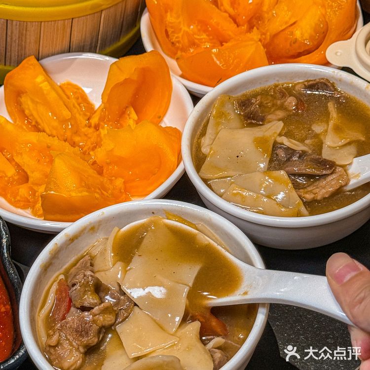 网友诚不骗我，这口鄂尔多斯烤羊腿确实好吃[流泪]