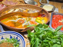 -洱火云南酸菜牛肉火锅(石景山当代商城店)