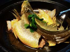 原汁原味焗黄花鱼-八月小厨· 湛江风味粤菜