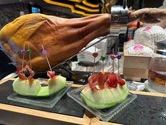 -雍容荟帝王蟹活龙虾展台自助(IFS黑金店)