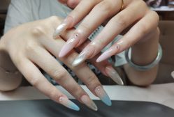 -UGIRL有个美甲