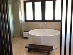 -三亚亚龙湾五号度假别墅酒店
