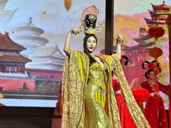 -金东尼人妖秀