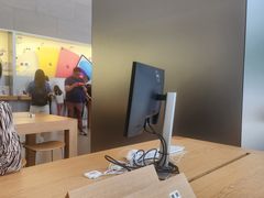 -Apple零售店(华贸购物中心店)