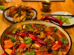 珐琅锅大盘鸡-阿里家·新疆烤肉酒場 by MIG