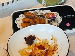 -八府香鸭·啫啫煲(华山路店)