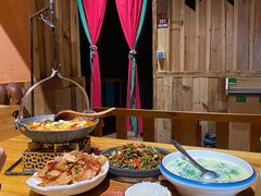 -老滇山寨•云南特色菜•地方菜•民族风情歌舞表演(金碧店)