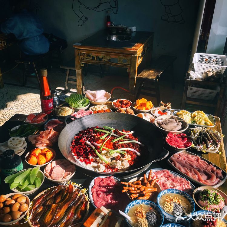 重庆探店|中午🈺️业的社区火锅🔅小吃绝绝子