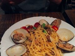 -layback cafe & bar