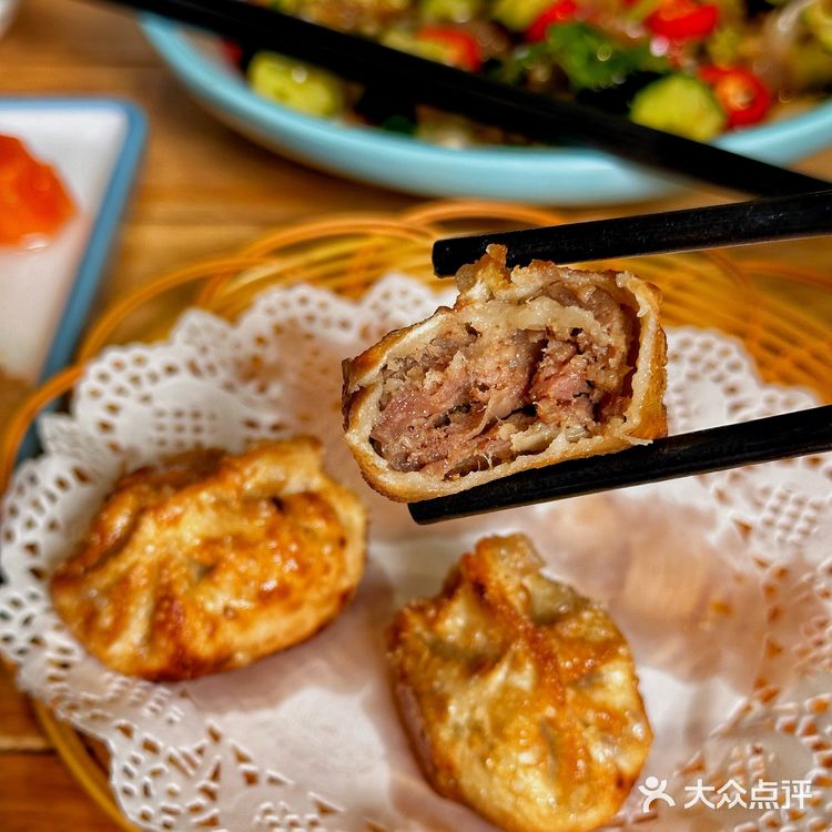 十一合村这家鸡煲火锅，“椰”没和你商量！