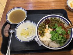-云阿蛮云南生烫牛肉米线(奉贤路店)