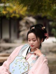 -一揽芳华汉服旗袍体验馆(拙政园店)