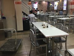 大堂-老边饺子馆(北京南站3店)