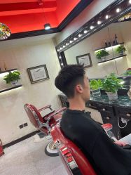 -东方先生国潮男士理发馆