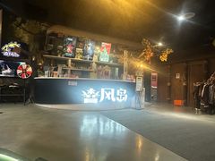 -暴风岛沉浸式体验馆(百联世纪店)