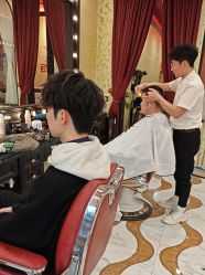 -东方先生国潮男士理发馆