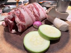 -蚂蚁洞·烤肉大营地(上海静安大悦城店)