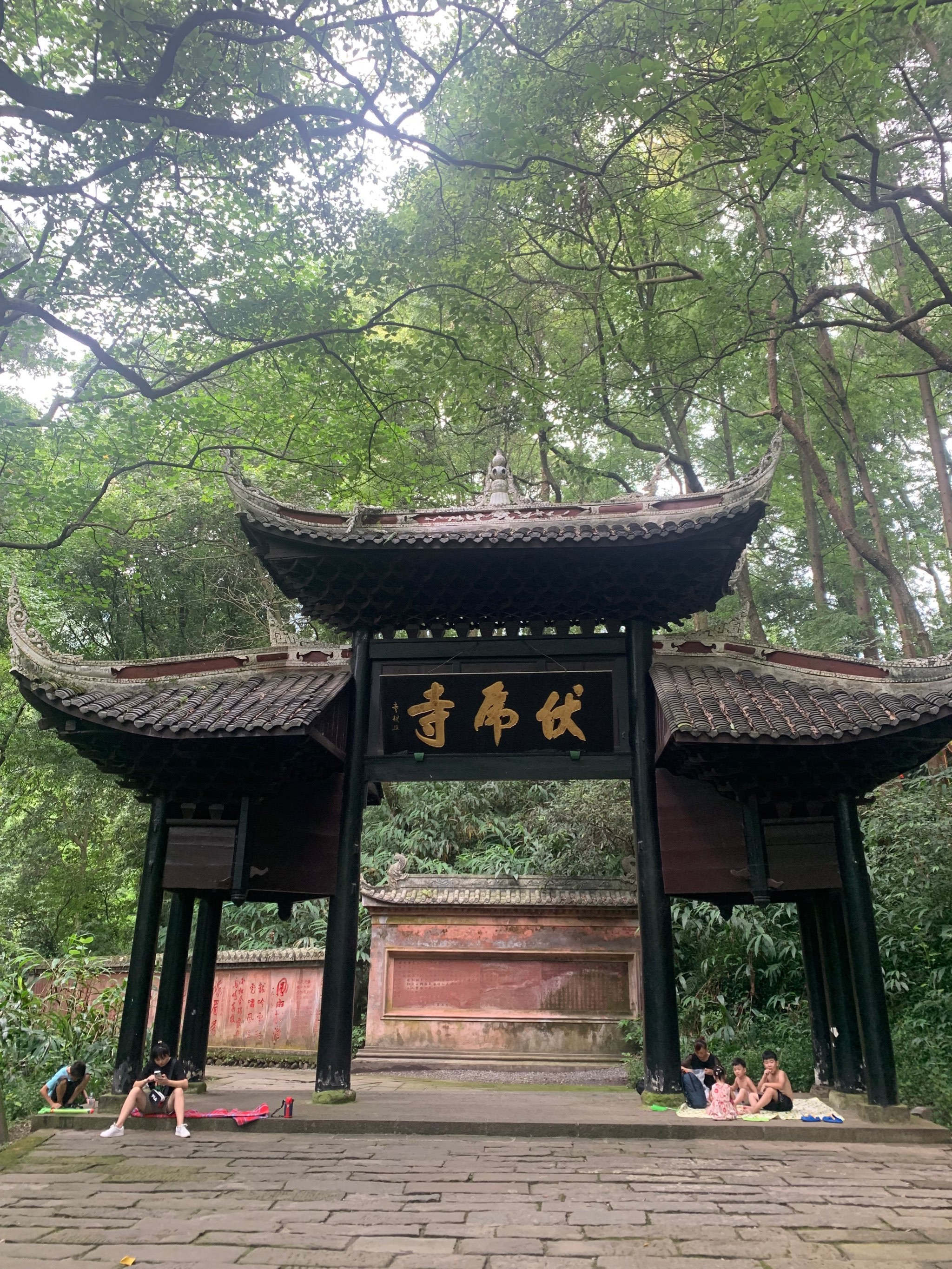 伏虎寺景区倒是没去就是去耍水的首先