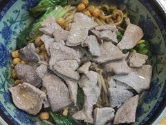 猪肝拌粉-硒泉筒骨汤粉
