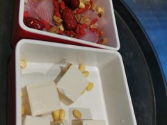 -马家斑.鲜鱼火锅(松湖万科店)