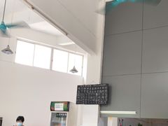 -容里煲仔饭(利丰北路店)