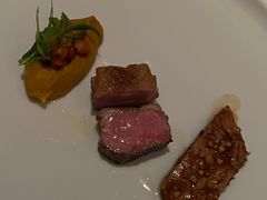 法国羊肉及鹰嘴泥配烧汁-Caprice(香港四季酒店)
