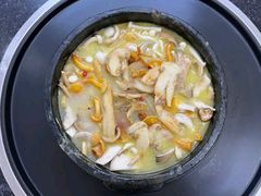 -南渝食府.墨脱石锅松茸鸡