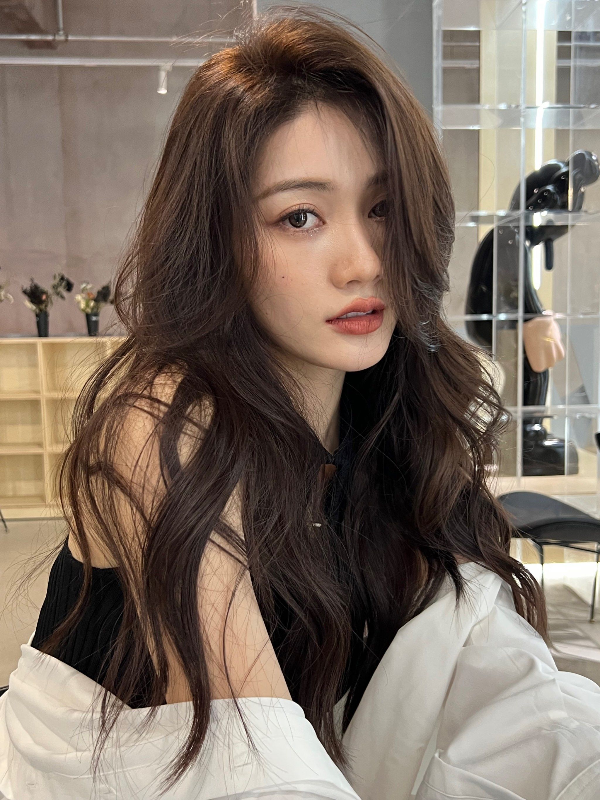 高冷御姐长发搭配摩卡棕发色真的绝了