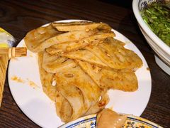 -爆炸头阿姨小四川正宗川味小吃(无任何分店)