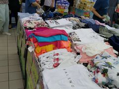 服装区-幸福荣耀超市(学院路店)