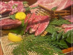 -山川小町·极番烧肉(新地假日广场店)