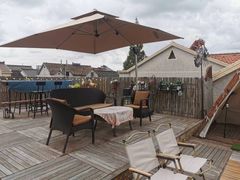 -小草屋轰趴馆别墅派对新场团建家庭聚会