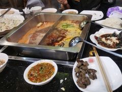 -百年川椒重庆老火锅(光谷店)
