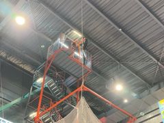 -极限PLAY运动娱乐新世界·团建派对表演休闲馆·室内高空游乐园