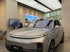 -理想汽车(世纪汇店)