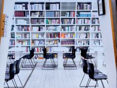 -钟书阁(松江泰晤士小镇店)