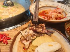 -野山舂·贵州现舂酸汤火锅(鸿通城店)
