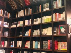 -钟书阁(松江泰晤士小镇店)