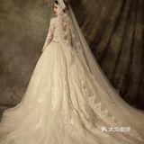 珍珠蕾丝婚纱