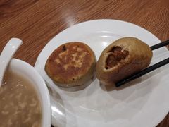 -清真吴记门钉肉饼·喜多利