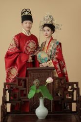 -雪中彩影婚纱摄影·微光艺术中心